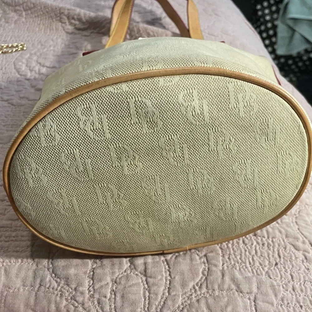 Dooney and Bourke Cream Monogram Lock Closure Tote Bag Purse Style with COA - Picture 5 of 8